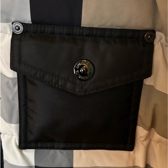 55% off! Authentic Burberry Reversible Recycled Nylon Re:Down® Puffer Jacket XL - Picture 16 of 16